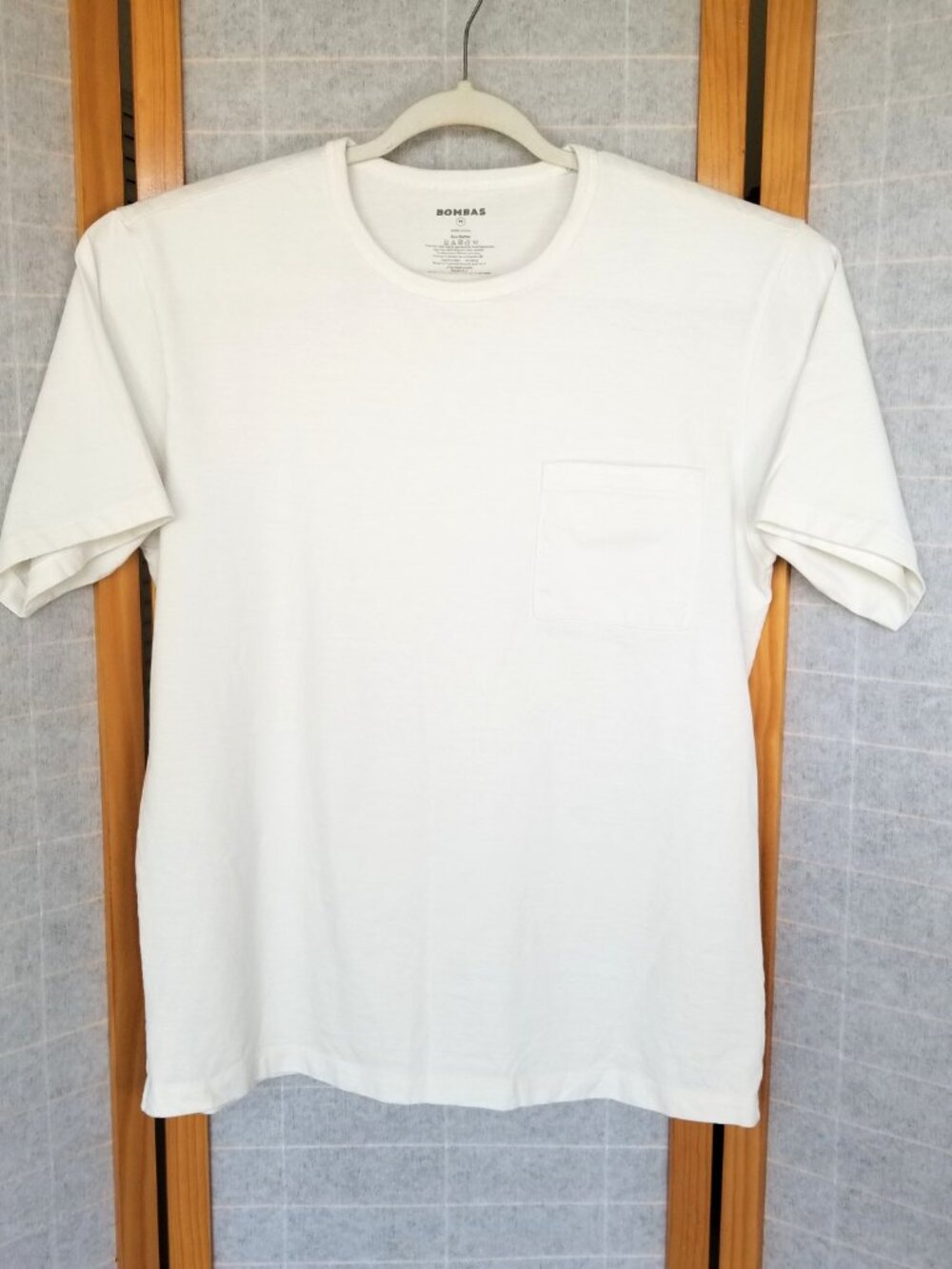 Bombas Ivory T-Shirt 100% Cotton Made in Peru Bee Better Men's Medium Soft White